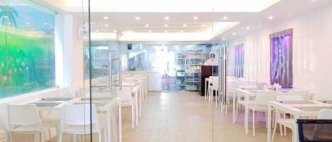 Desayuno completo (INR 1 por persona)