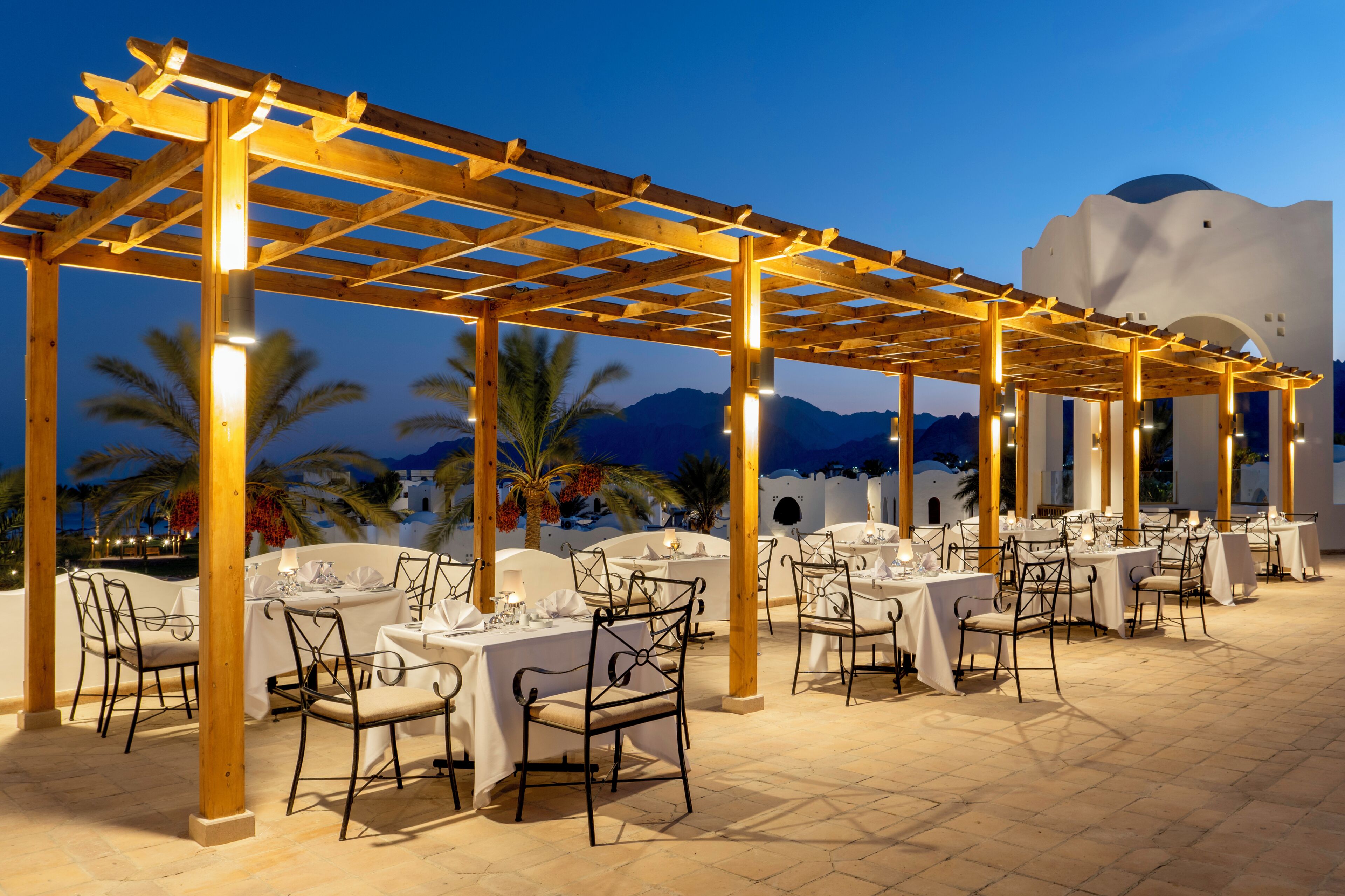 3 restaurantes; se sirve desayuno, almuerzo y cena