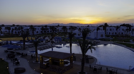 Poolside bar