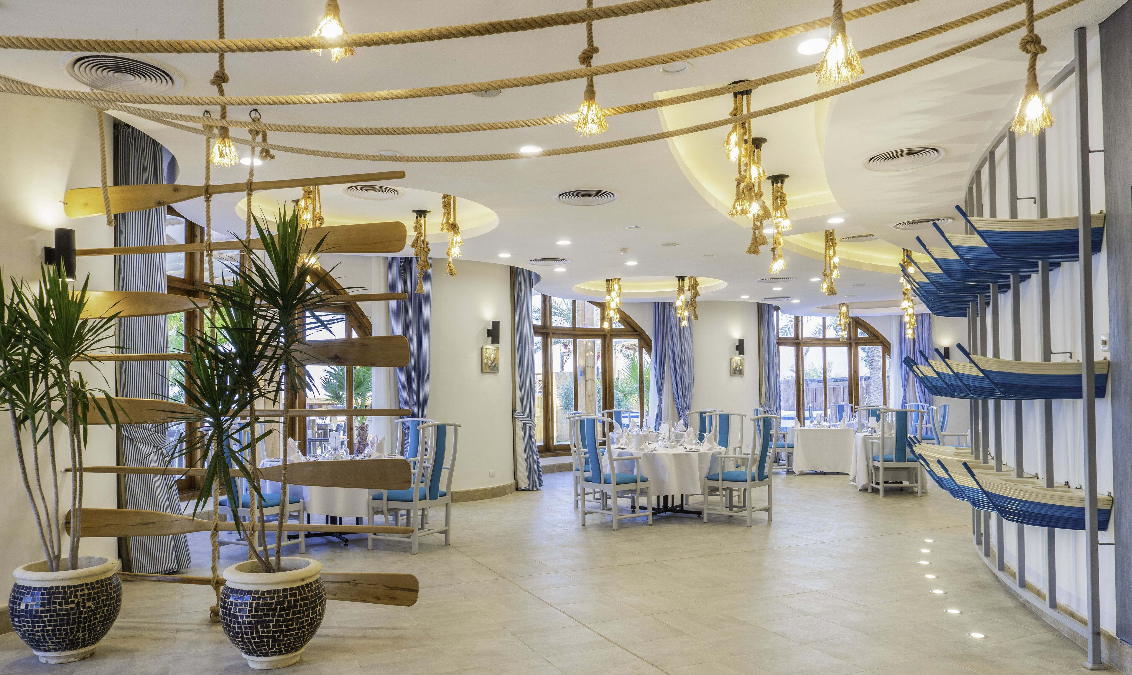 3 restauranter; serverer morgenmad