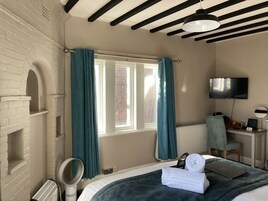 Superior Double Room | Iron/ironing board, free WiFi
