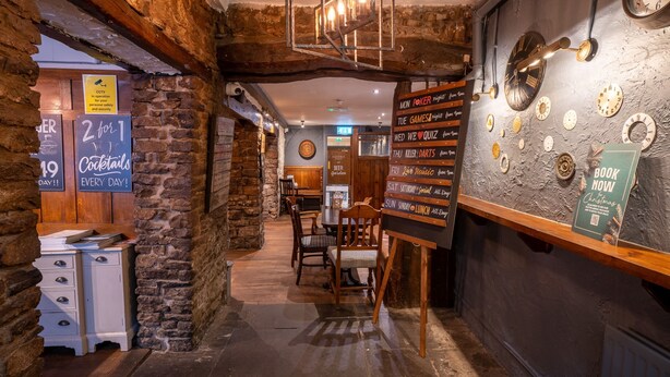 Unclassified image, 1 of 46, button - The Snooty Fox (Carnforth)