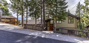 Exterior - The Pear House by Tahoe Mountain Properties (Tahoe City)