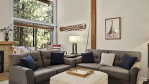 Condo, 2 quartos | Sala de estar