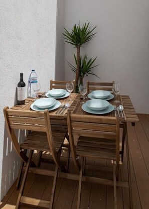 Cozy Apartment with Interior Terrace | Terrace/patio - Peixeira Studios and Apartments (Lisbon)