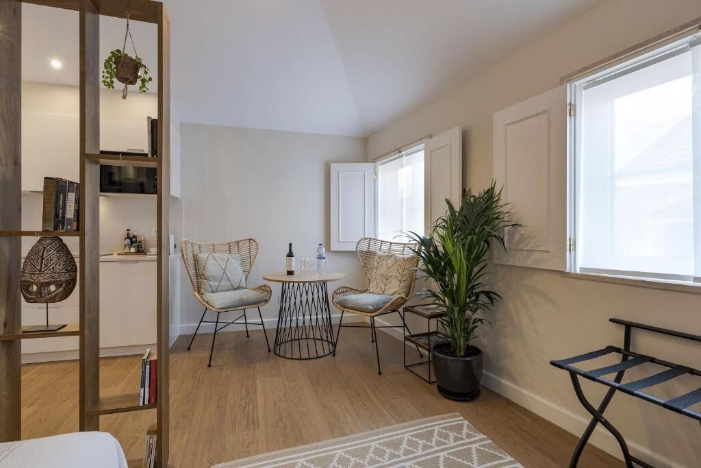 Modern Studio with Plenty of Natural Light | Living area
