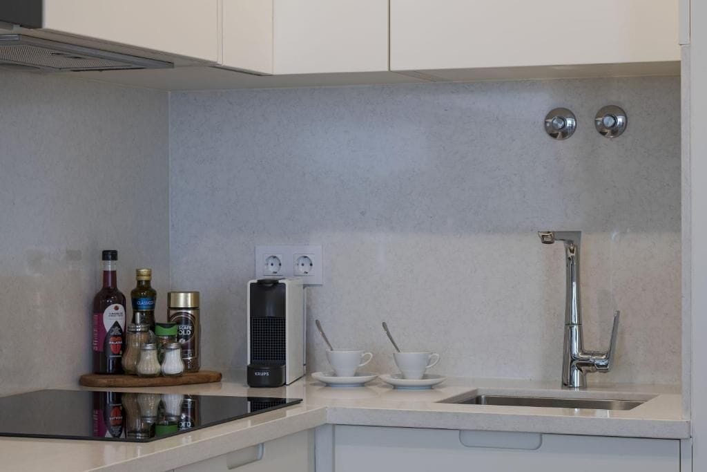 Modern Studio in Downtown Lisbon | Private kitchen | Espresso maker, fridge, microwave, stovetop