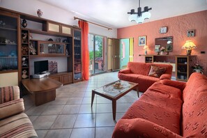 Televisión, chimenea
