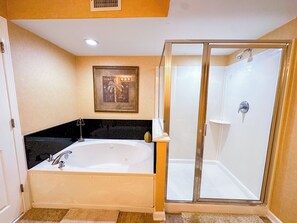 Shower, jetted bath, towels - Crescent Shores S 1209 - Oceanfront Luxury & Unmatched Views! (North Myrtle Beach)