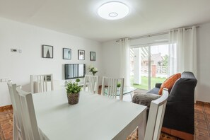 TV, video games - Apartment Villa Mercedes with Terrace, Balcony & Wi-Fi (Rubi)