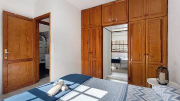 3 bedrooms, free WiFi, bed sheets