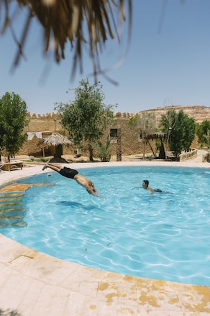 2 piscinas al aire libre