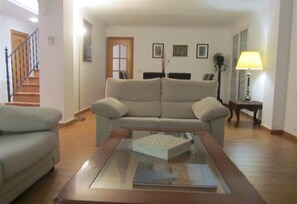 TV, fireplace, table tennis - Holiday Home 'Villa in Cullera Valencia' with Mountain View, Pool & Wi-Fi (Cullera)