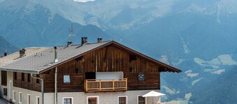 Ferienwohnung 'Sparberhof - Floriani' mit Bergblick, offener Terrasse und WLAN