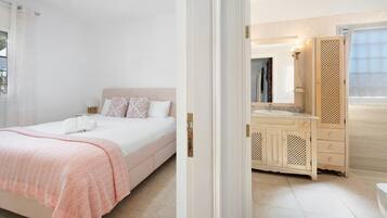 3 habitaciones, tabla de planchar con plancha y wifi gratis