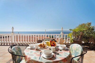 Vacation Home 'House Carla Pool Private' with Sea View, Heated Pool & Wi-Fi