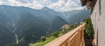 Appartement 'Sparberhof - Antonius' met uitzicht op de bergen, balkon & Wi-Fi