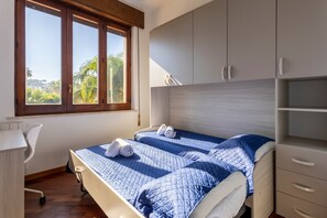5 室のベッドルーム、アイロン / アイロン台、WiFi (無料)、ベッドシーツ