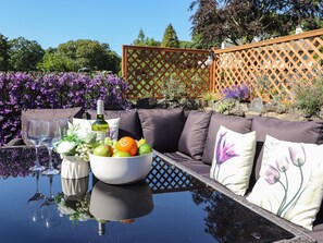 Cottage | Balcony - Chestnuts Cottage (Windermere)