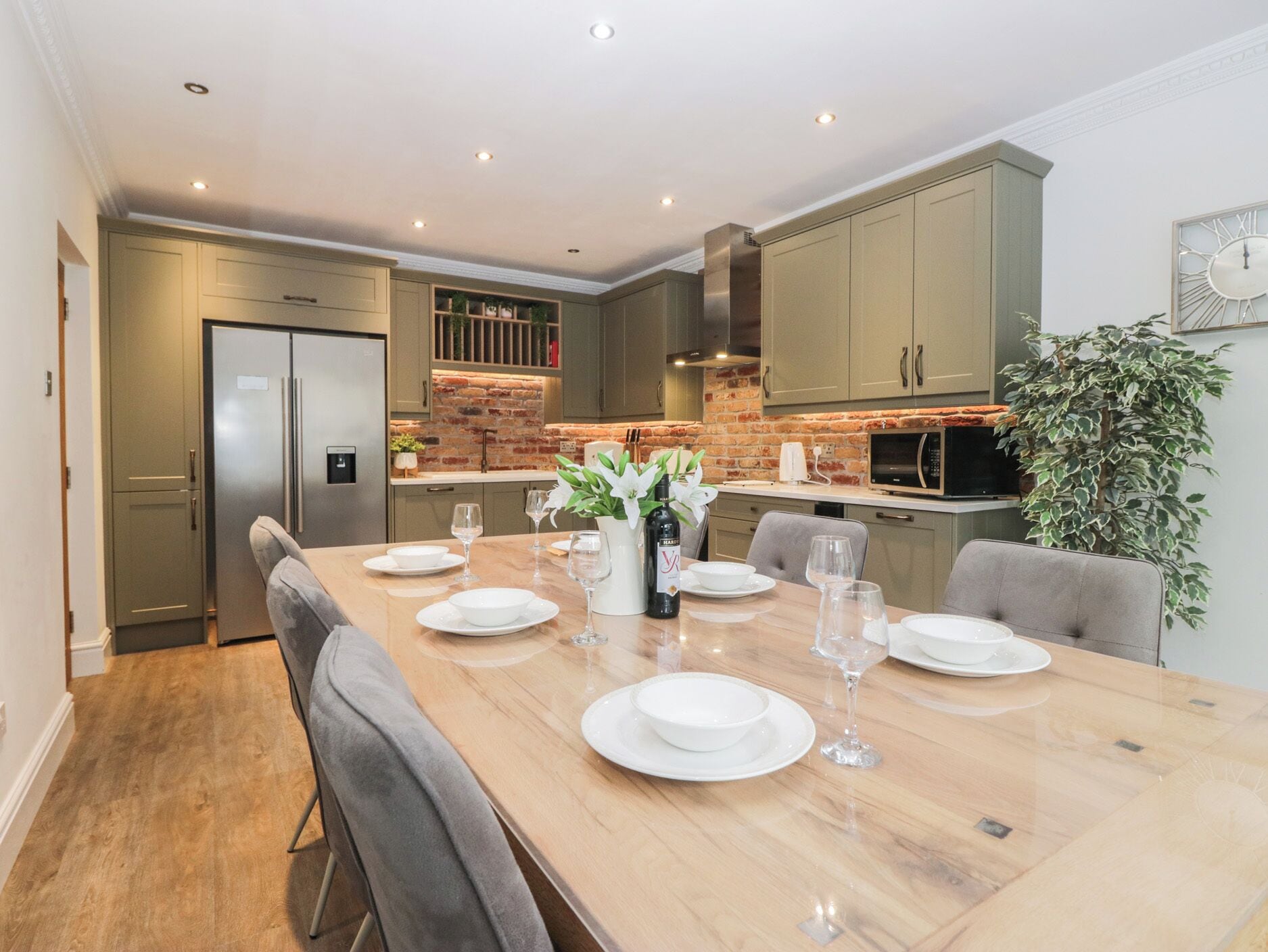 Cottage | Dining