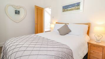 3 bedrooms, individually decorated, individually furnished, free WiFi