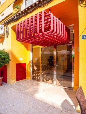 Exterior detail - Inftour Apolo III Apartamento (Calp)