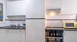 Fridge, microwave, oven, coffee/tea maker