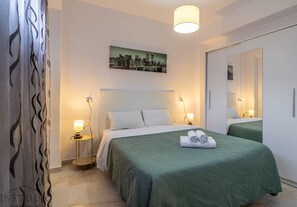 1 slaapkamer, een strijkplank/strijkijzer, wifi, beddengoed