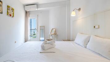 1 habitación, tabla de planchar con plancha, wifi gratis y ropa de cama