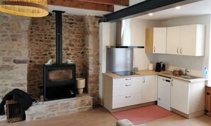 Private kitchen - Charming townhouse, 10 minutes walk from the beach! (Erquy)