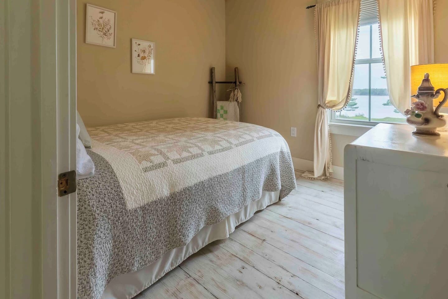 5 bedrooms, iron/ironing board, travel crib, free WiFi