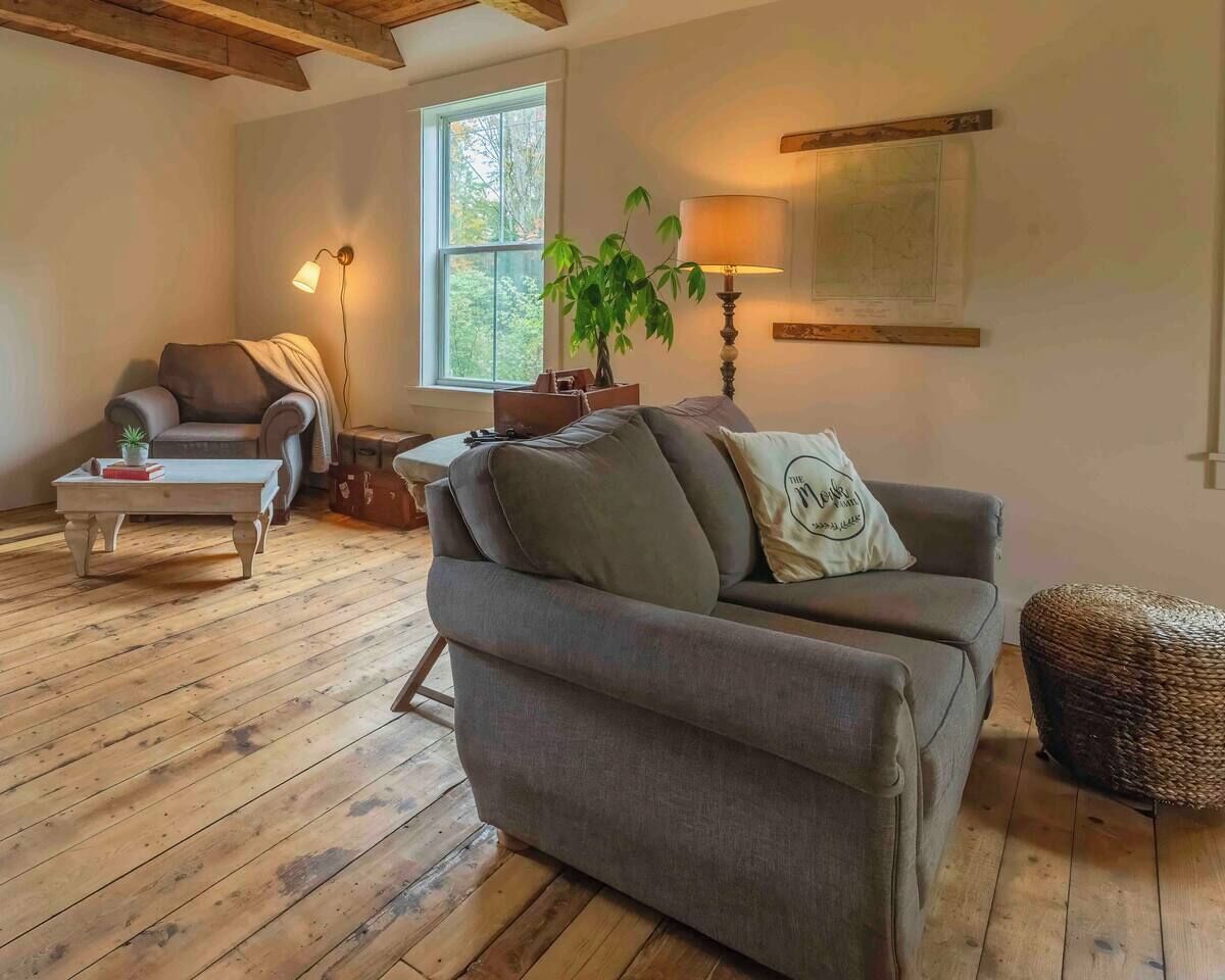 Smart TV, fireplace, video games, table tennis