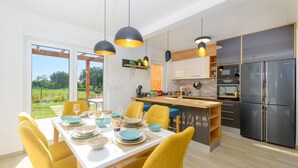 Coffee/tea maker, fridge, microwave, oven - Villa Ora (Istria - Režanci) (Režanci)