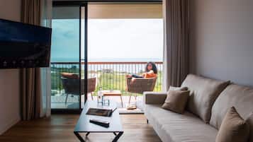 Phòng Suite Superior | 1 phòng ngủ, két bảo mật tại phòng, bàn, phòng cách âm