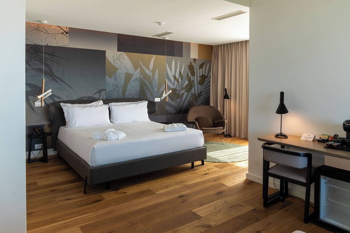 Phòng Suite Superior | Két bảo mật tại phòng, bàn, phòng cách âm, nôi/cũi di động 