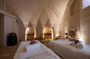 Couples treatment rooms, sauna, hot tub, steam room, Turkish bath