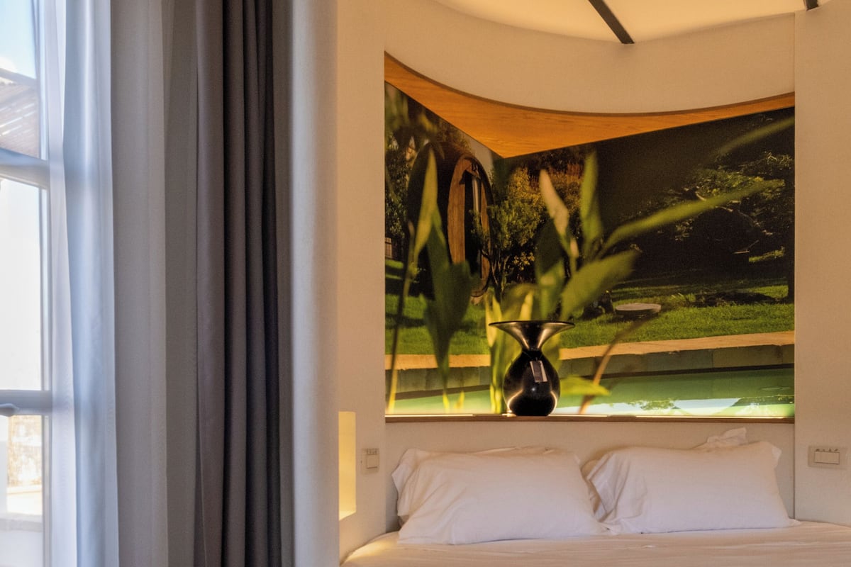 Ropa de cama de alta calidad, minibar, caja fuerte