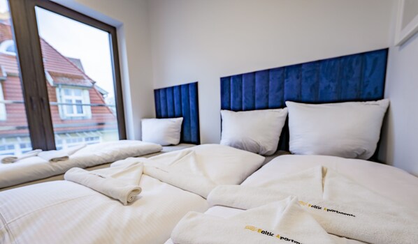 1 habitación, decoración personalizada y muebles diferentes 