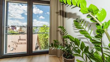 Deluxe-Apartment | Wohnbereich | 42-Zoll-LCD-Fernseher mit Digitalempfang, Fernseher, FuĂbodenheizung