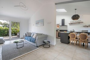 Fernseher, Kamin