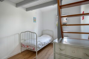 3 chambres, fer et planche à repasser, Wi-Fi gratuit
