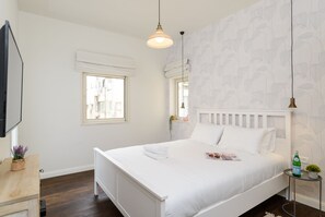 2 Schlafzimmer, Schreibtisch, Verdunkelungsvorhänge