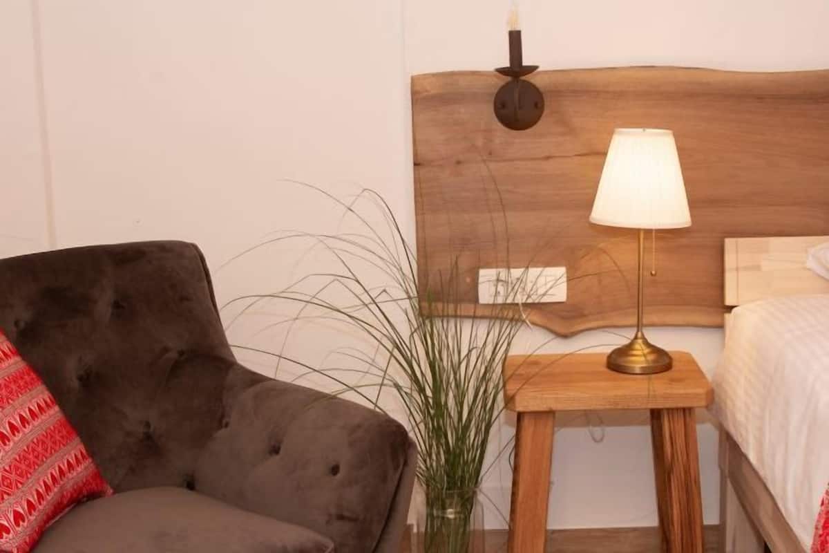Luxe beddengoed, een kluis op de kamer, individueel gedecoreerd