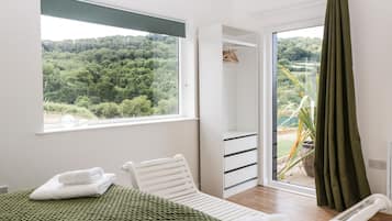 2 bedrooms, individually decorated, individually furnished, free WiFi