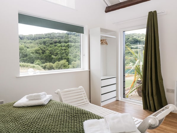 2 habitaciones, decoración personalizada y muebles diferentes