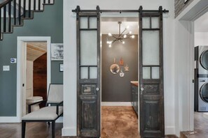 Unclassified image, 5 of 59, button - Sadie Street (San Antonio)