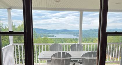 Back Lake Views! Sleeps 12, Flat Rate, Direct ATV & Private Snowmobile Access!