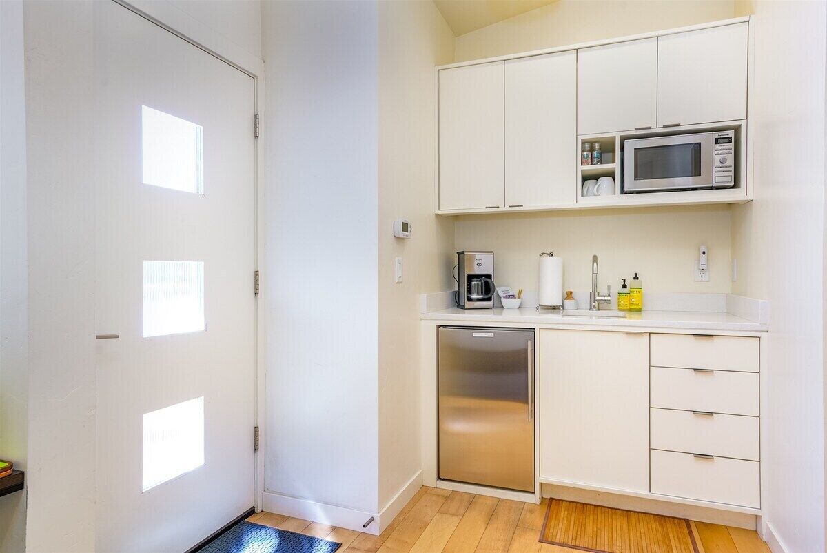 Fridge, microwave, coffee/tea maker, toaster