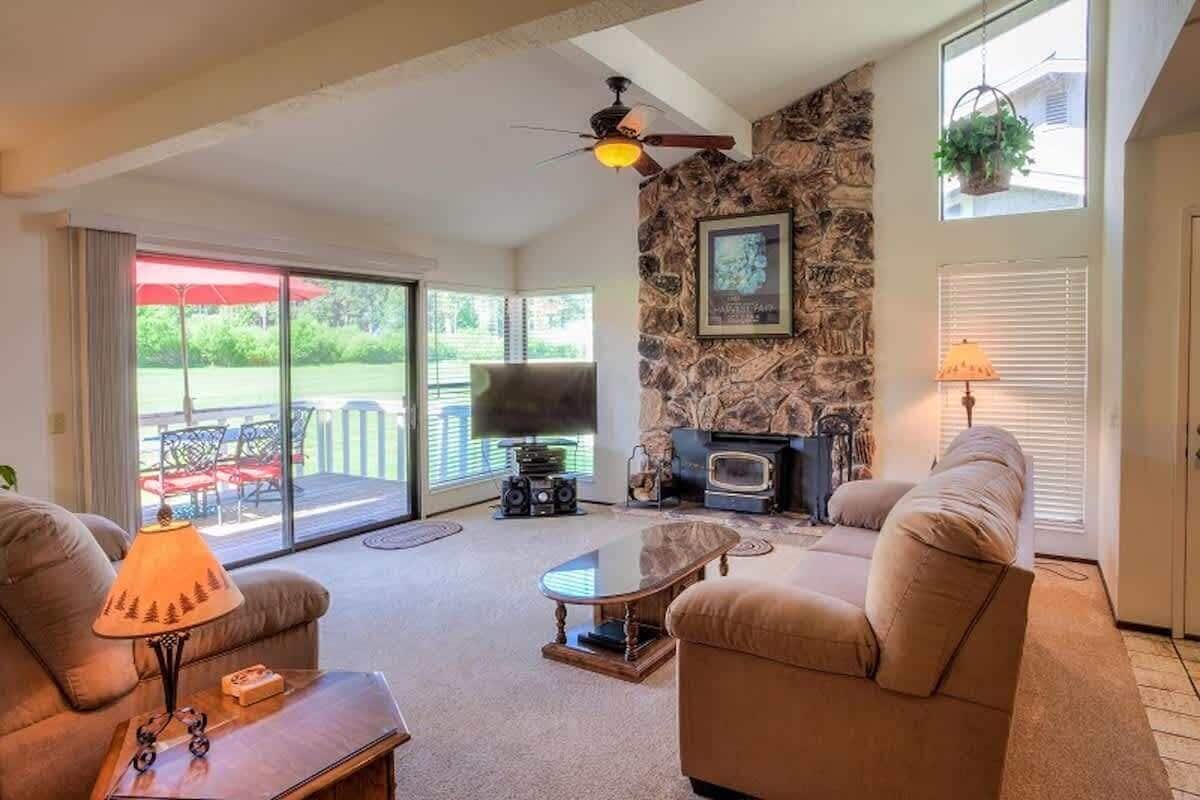 Flat-screen TV, fireplace