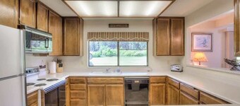 Views to the golf course (Sleeps 10!) - 10 Aspen C